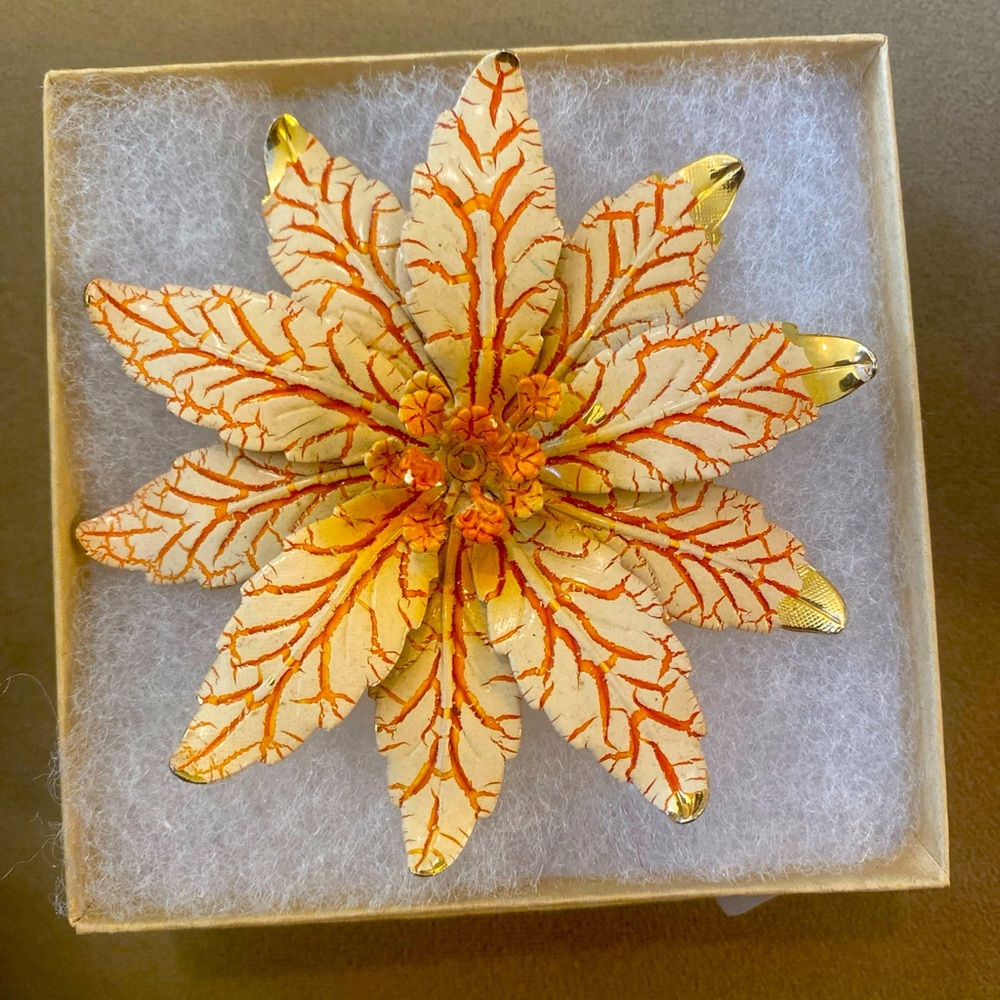 Vintage Mid Century Gold  Flower Pointsetta Hand Painted Brooch Pin
